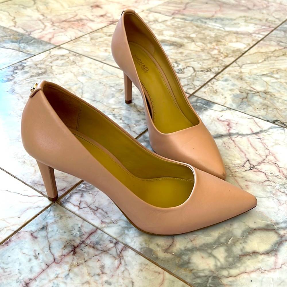 Michael Kors - Dorothy Flex Pump - Size 7